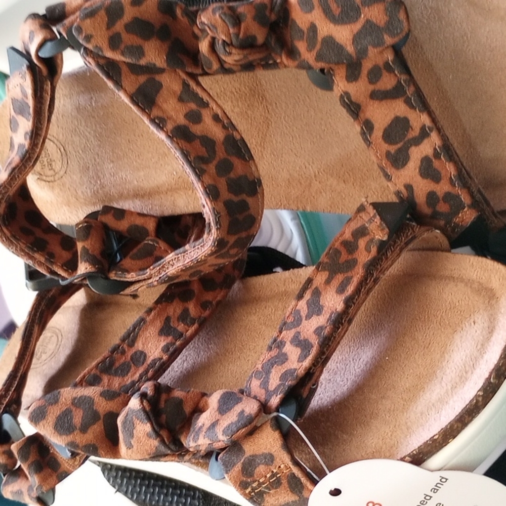 Tiger spots sandles